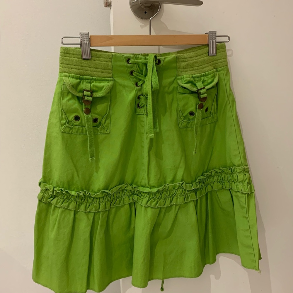 ADORABLE vintage 90s bright green ruffle skirt